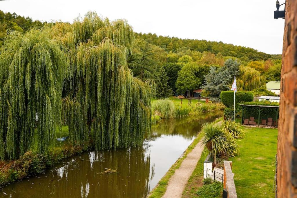 Hidden Gem Canal Facing Retreat With Lovely Walks Hopwas Bagian luar foto